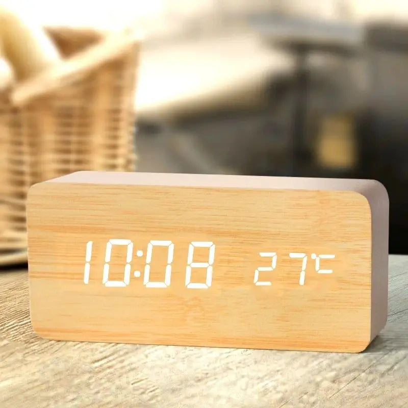Digitaler Wecker aus Holz mit LED-Anzeige – Stilvolles Design trifft moderne Funktionalität