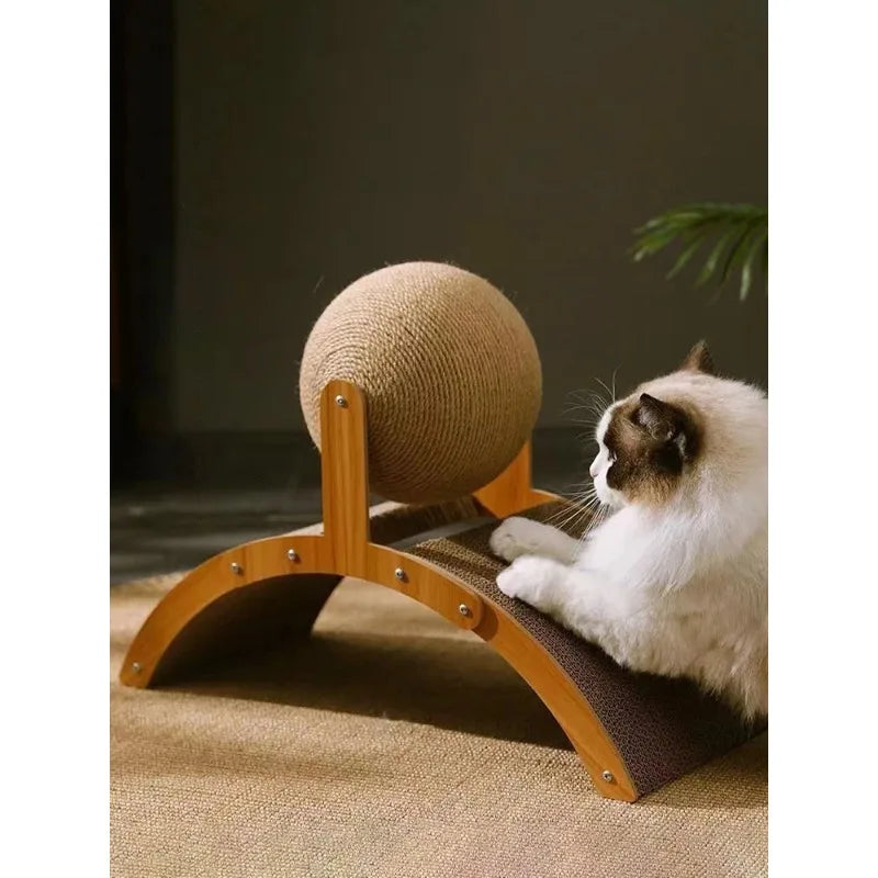 2-in-1-Kratzball für Katzen – Stilvolles Kratzspielzeug aus Massivholz & Sisal, das Krallenpflege und Spiel vereint