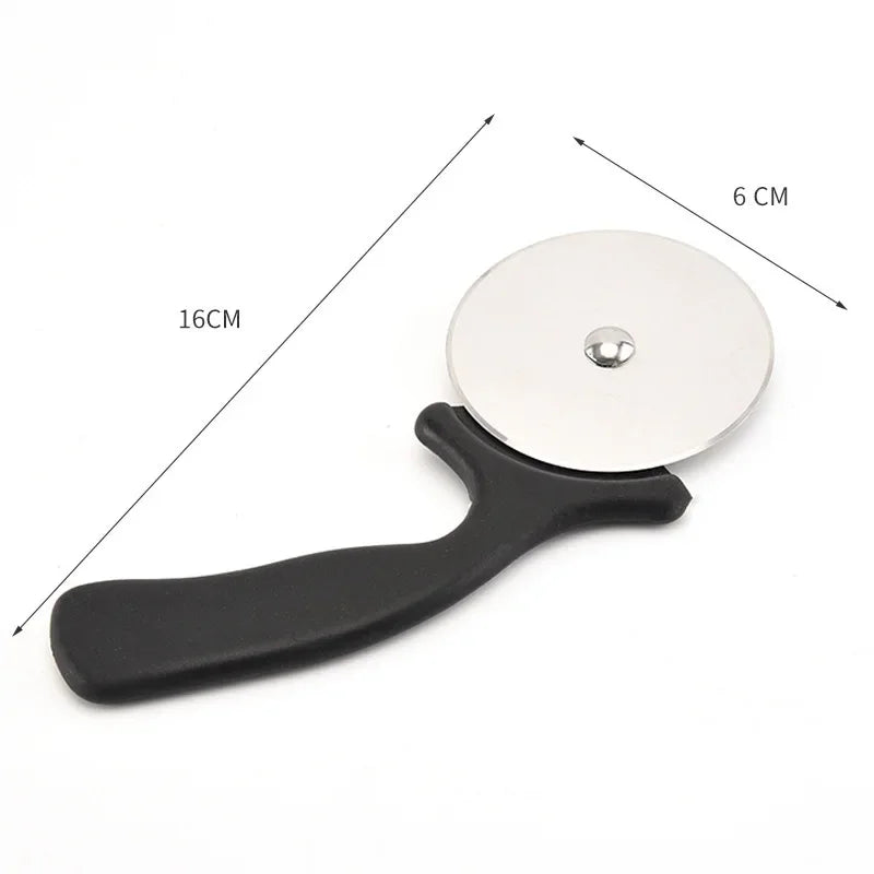 Edelstahl Pizzaschneider – Scharfes Pizza Messer mit ergonomischem Griff für perfekte Schnitte