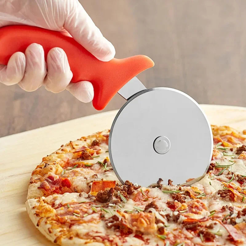 Edelstahl Pizzaschneider – Scharfes Pizza Messer mit ergonomischem Griff für perfekte Schnitte
