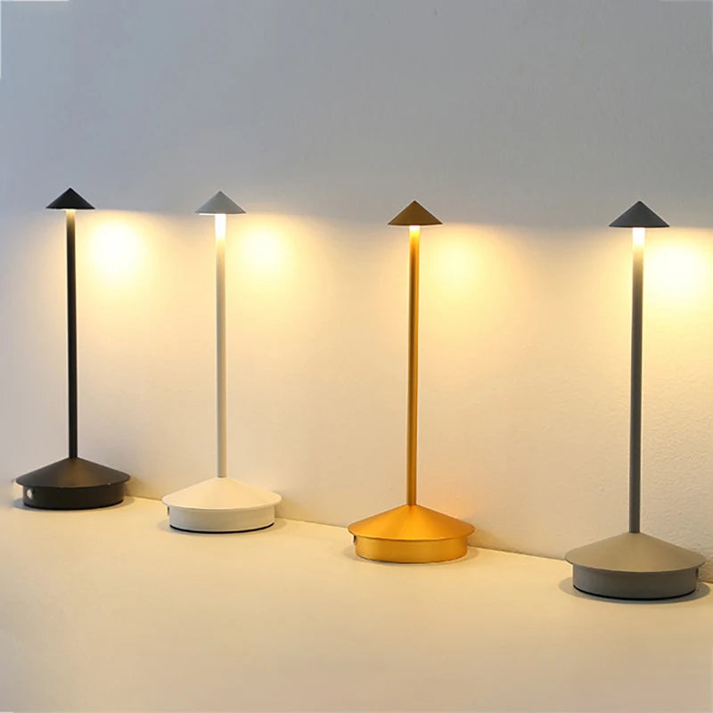 Wiederaufladbare LED-Tischlampe mit Touch-Sensor – Stilvolles Licht für jeden Raum