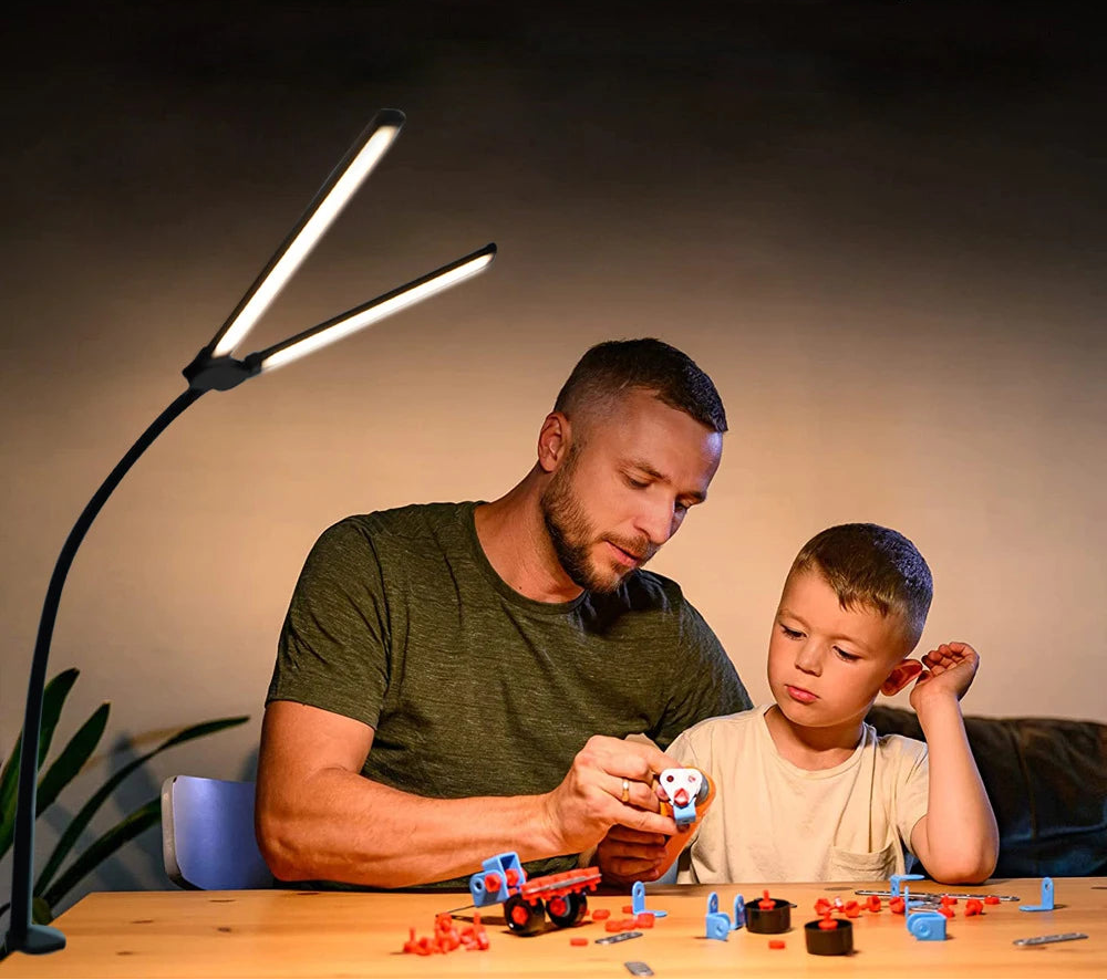 LED-Schreibtischlampe mit Doppelkopf – Flexibel, Augenschonend & Stufenlos Dimmbar für Zuhause und Büro