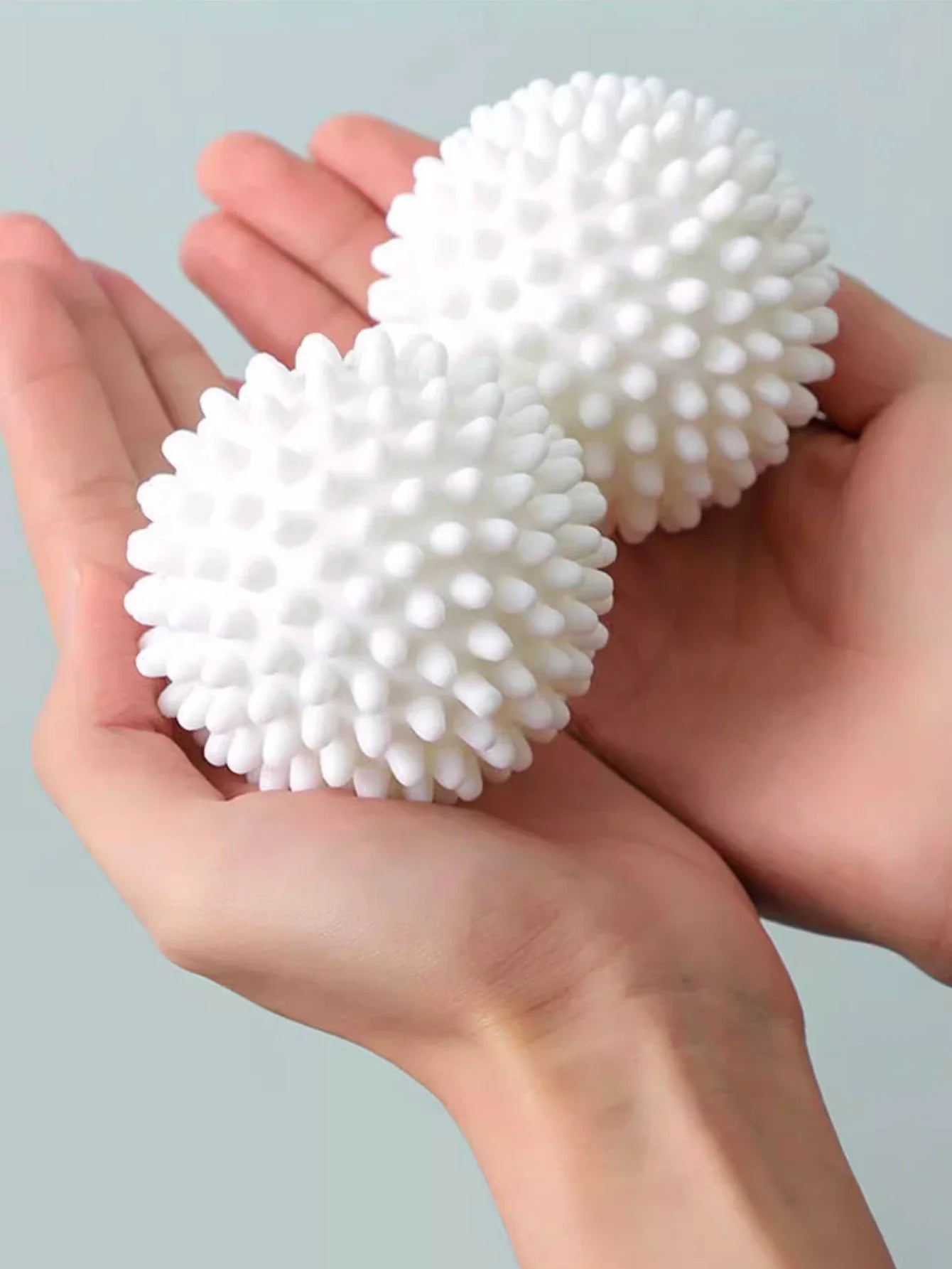 Anti-Tangling Laundry Ball – Prevents Knots, Removes Dirt & Protects Your Clothes