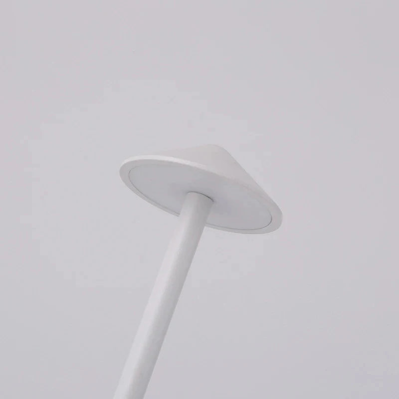 Wiederaufladbare LED-Tischlampe mit Touch-Sensor – Stilvolles Licht für jeden Raum