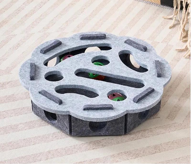 Kratzbaum mit interaktivem Spielzeug – Der perfekte Indoor-Spielplatz für glückliche Katzen
