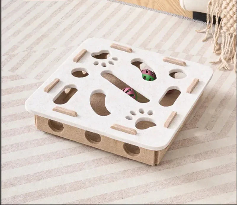 Kratzbaum mit interaktivem Spielzeug – Der perfekte Indoor-Spielplatz für glückliche Katzen