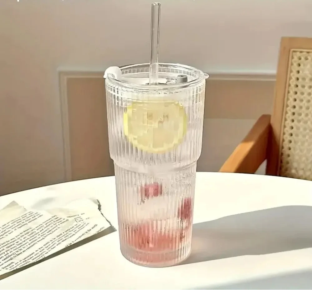 600 ml Glasbecher mit Deckel & Strohhalm – stilvoll & umweltfreundlich