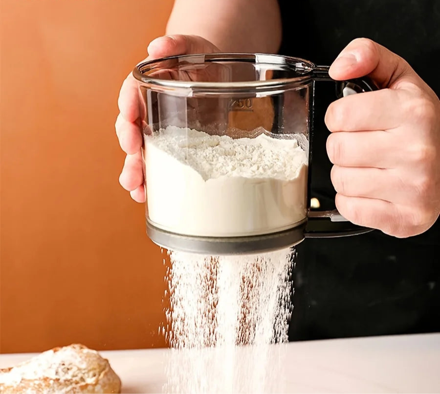 Halbautomatisches Mehlsieb mit Handpress-Design – Klumpenfrei & Einfach Backen