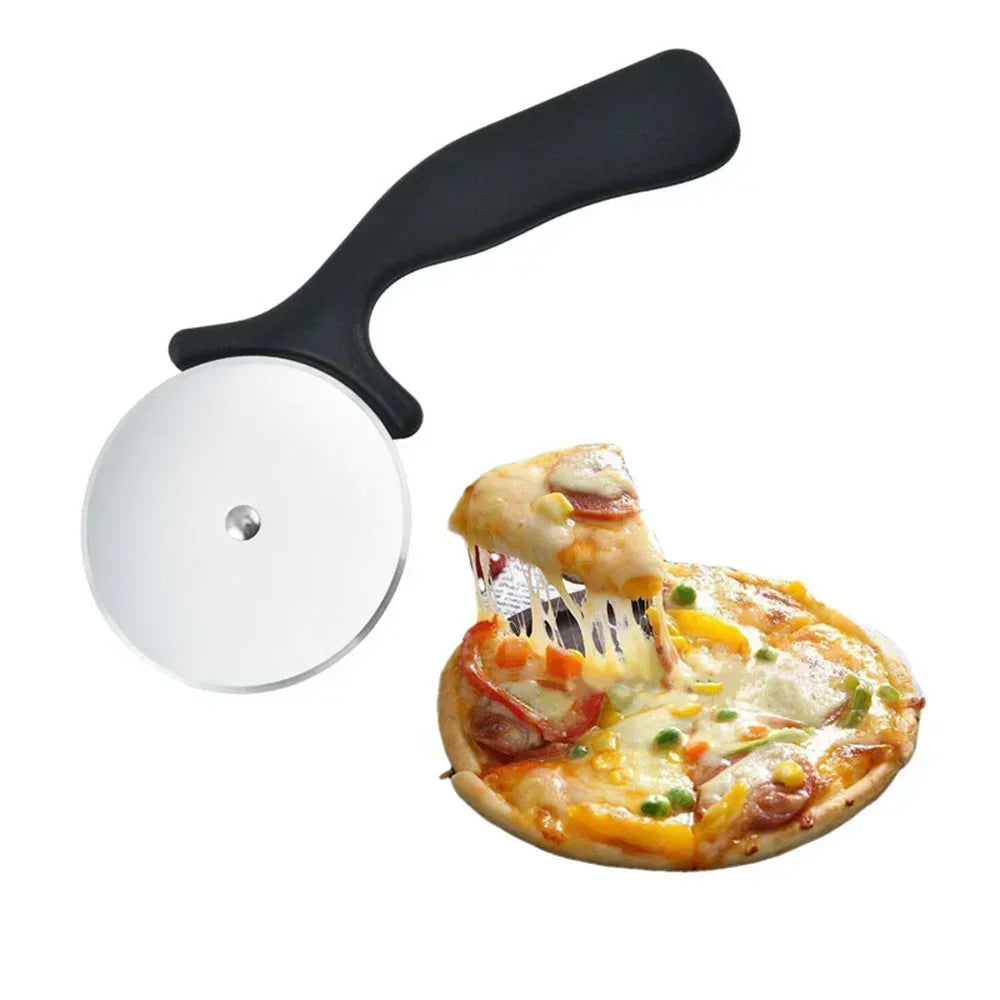 Edelstahl Pizzaschneider – Scharfes Pizza Messer mit ergonomischem Griff für perfekte Schnitte
