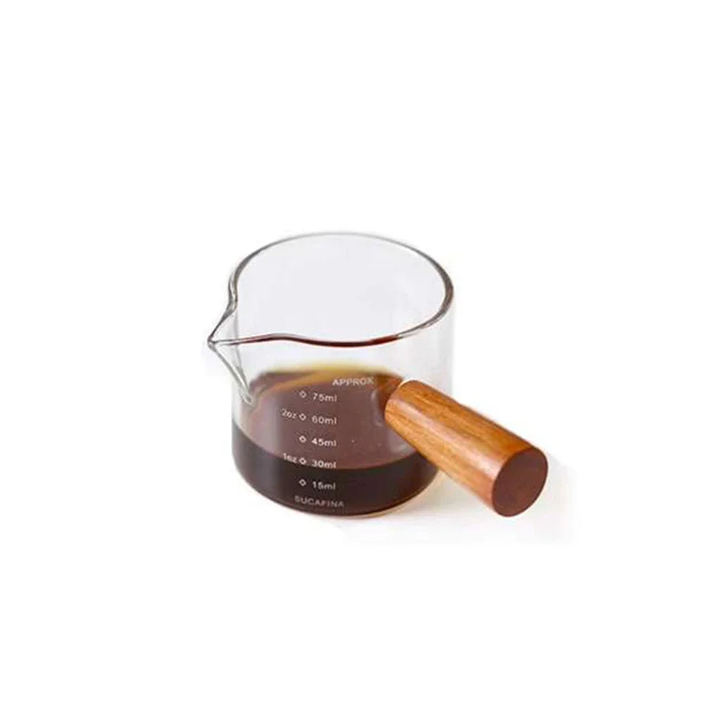 Glas Messbecher mit Holzgriff – Perfekt für Espresso, Milch & Kaffee