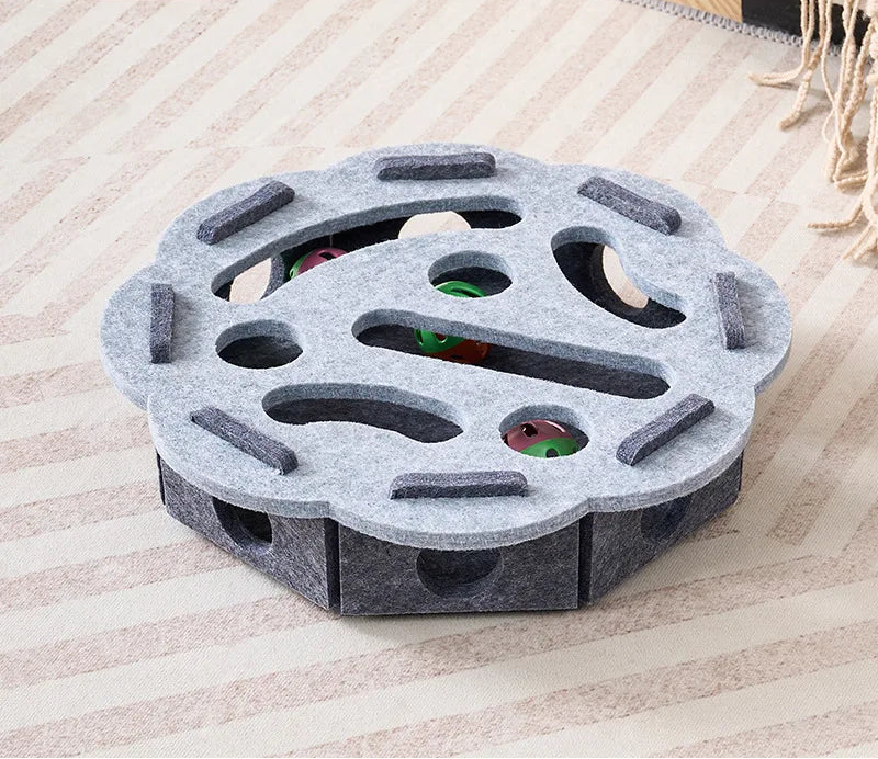 Kratzbaum mit interaktivem Spielzeug – Der perfekte Indoor-Spielplatz für glückliche Katzen