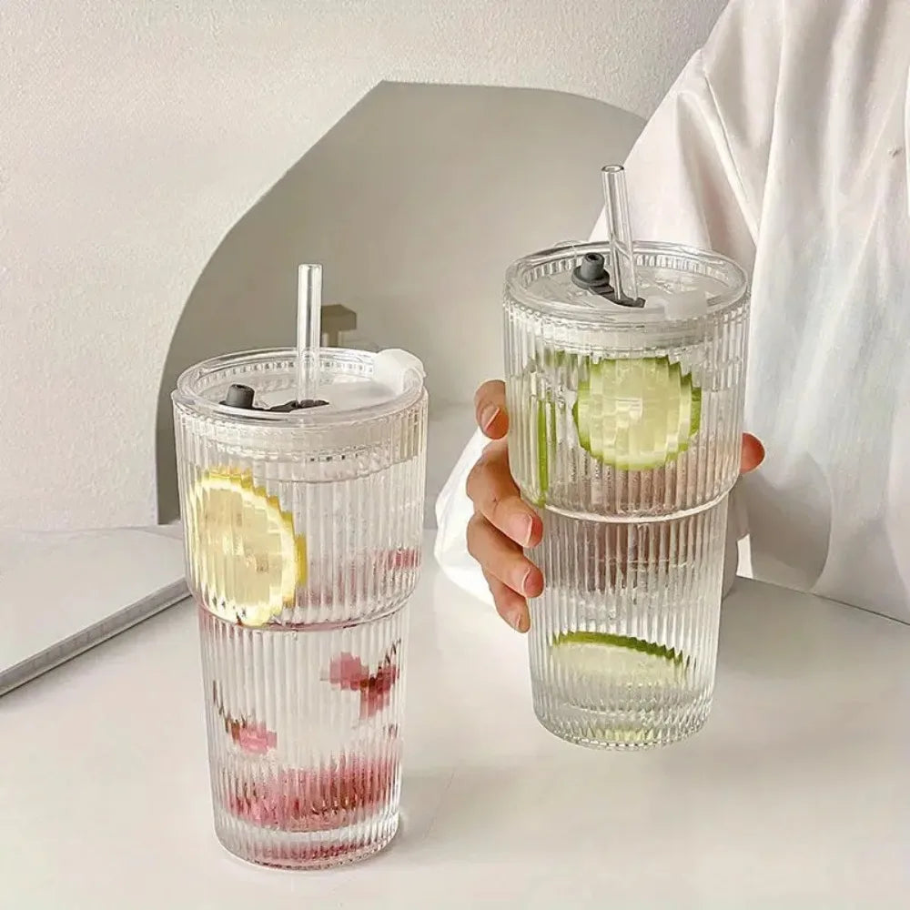 600 ml Glasbecher mit Deckel & Strohhalm – stilvoll & umweltfreundlich