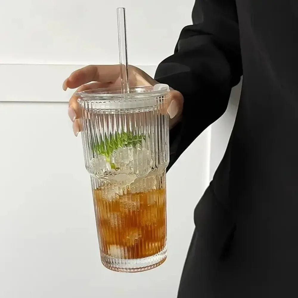 600 ml Glasbecher mit Deckel & Strohhalm – stilvoll & umweltfreundlich