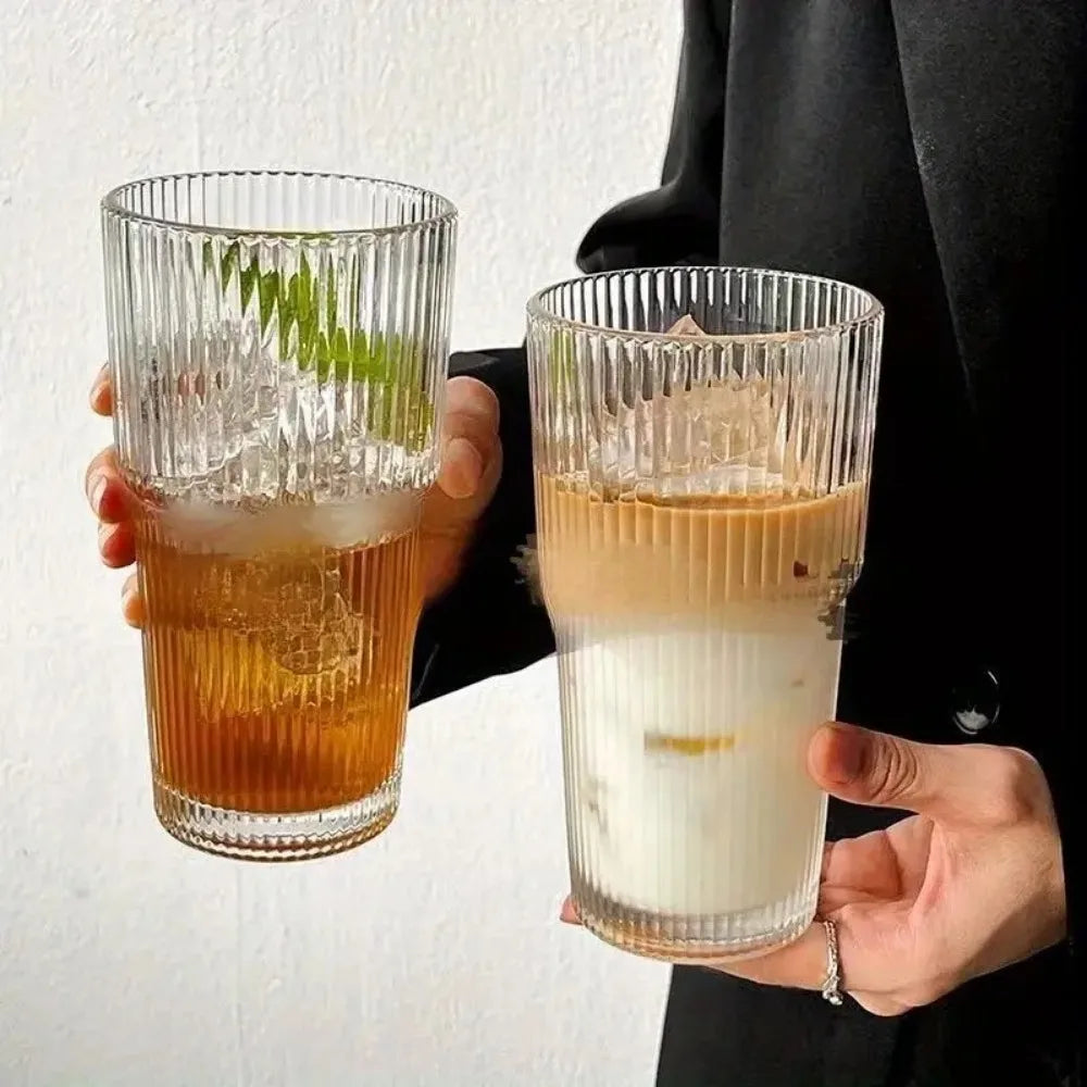 600 ml Glasbecher mit Deckel & Strohhalm – stilvoll & umweltfreundlich