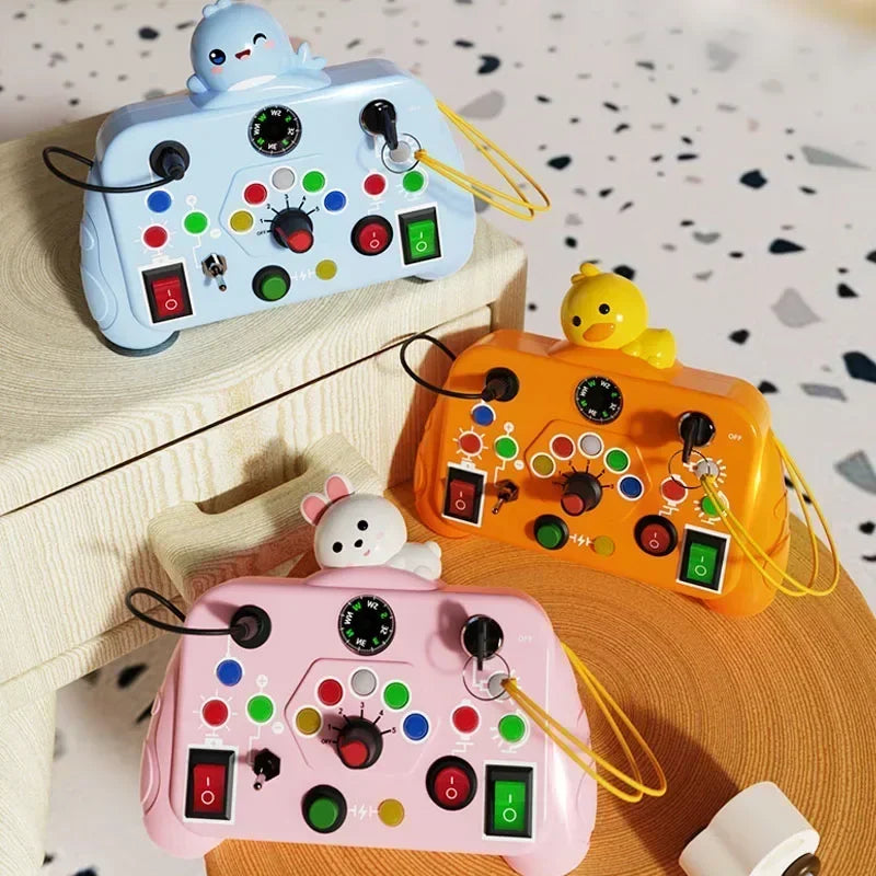 Montessori Busy Board – Sensorisches Spielzeug mit LED-Lichtschalter | Perfekt für Reisen & spielerisches Lernen