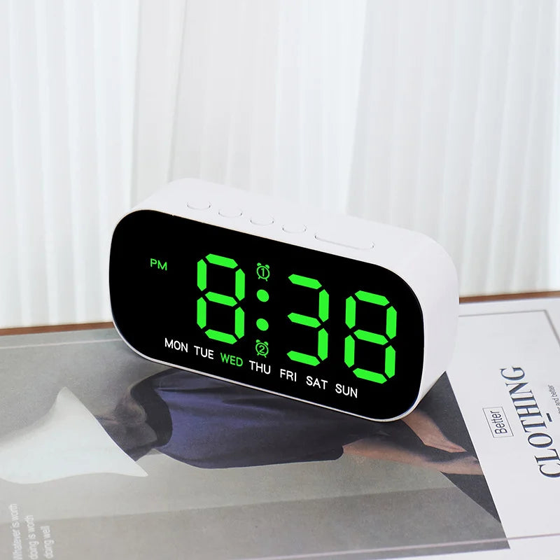 Digitaler Wecker mit Dual-Alarm & Nachtmodus – LED-Uhr für stressfreie Morgen