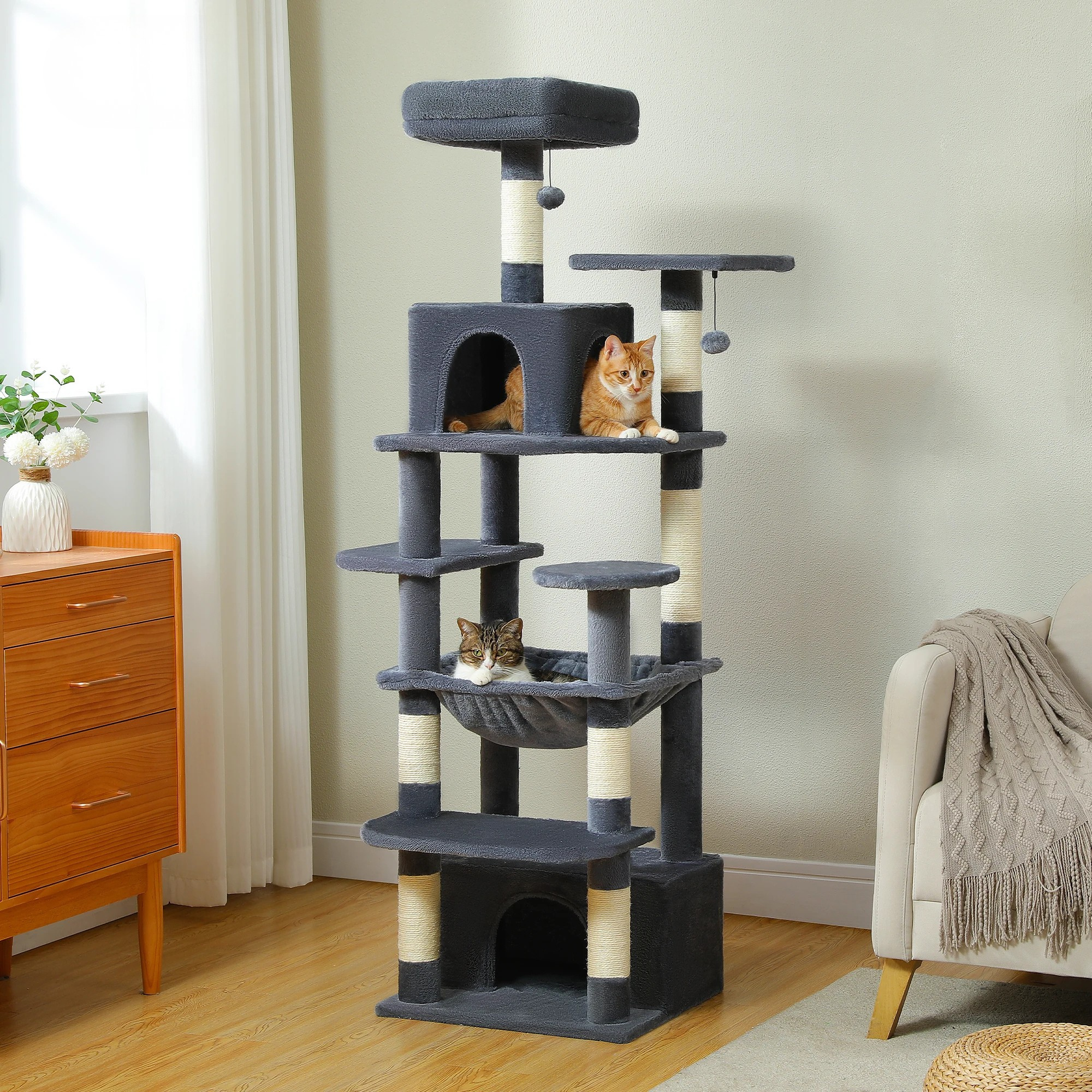 Großer Kratzbaum & Kletterturm für Katzen – Maximales Spielvergnügen für große Stubentiger