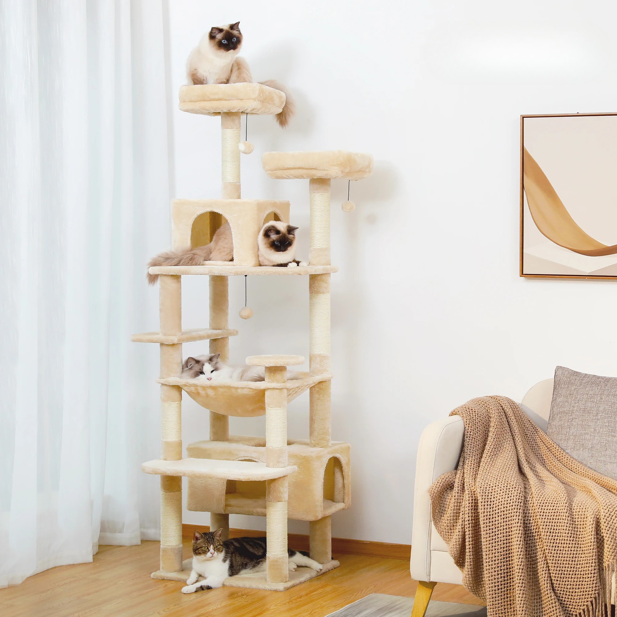 Großer Kratzbaum & Kletterturm für Katzen – Maximales Spielvergnügen für große Stubentiger